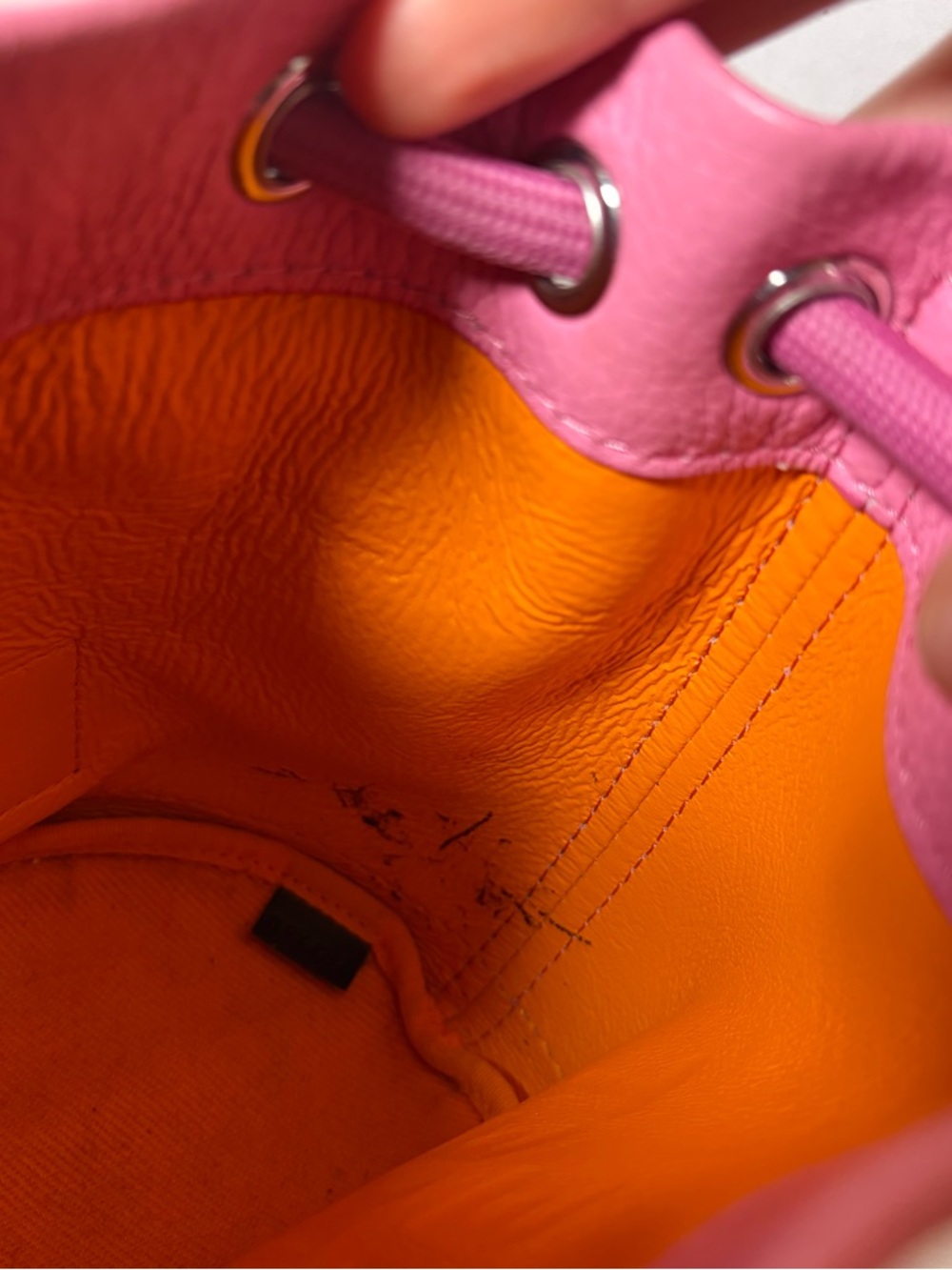 Marc Jacobs The Leather Bucket Bag Crossbody Pink - Picture 8 of 9
